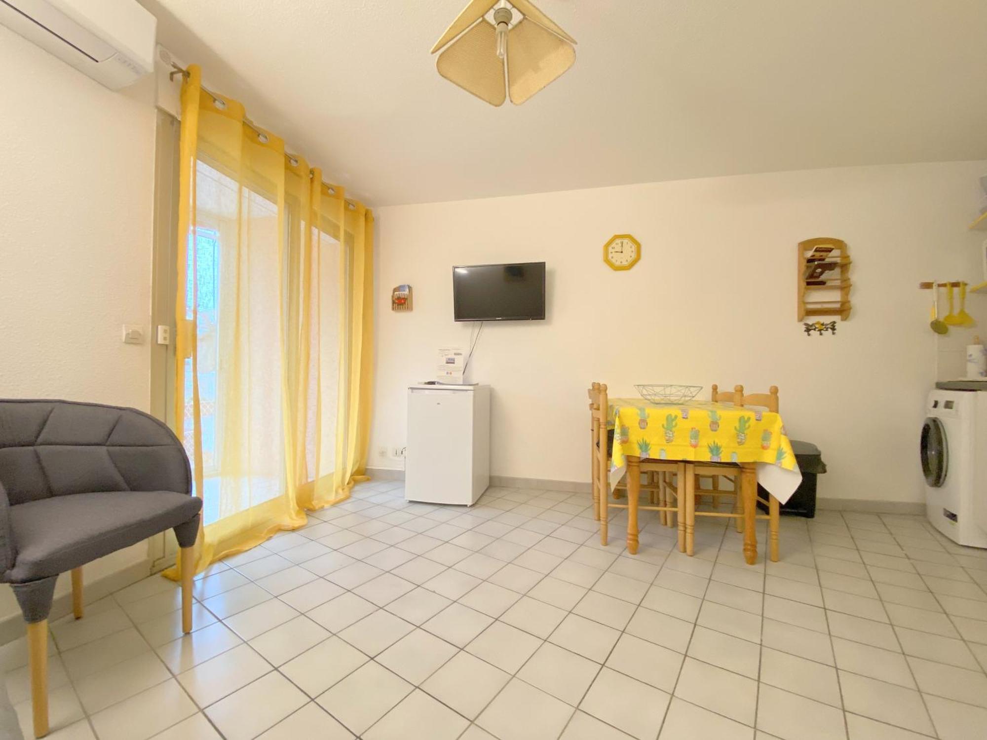 Sol-Y-Days Mathilde, Agreable Appartement En Rez-De-Jardin Avec Parking Et Un Acces Direct A La Plage Le Grau-du-Roi Bagian luar foto